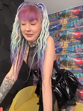 Snapshot of Tattoo__Moon chatting on 05-05-26, 06:10 Tattoo Moon online show from 05-05-26, 06:10