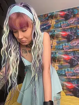 Snapshot of Tattoo__Moon chatting on 05-08-26, 10:59 Tattoo Moon online show from 05-08-26, 10:59