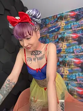 Snapshot of Tattoo__Moon chatting on 05-13-26, 12:19 Tattoo Moon online show from 05-13-26, 12:19
