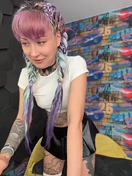 Snapshot of Tattoo__Moon chatting on 05-18-26, 04:07 Tattoo Moon online show from 05-18-26, 04:07