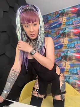 Snapshot of Tattoo__Moon chatting on 05-22-26, 12:18 Tattoo Moon online show from 05-22-26, 12:18
