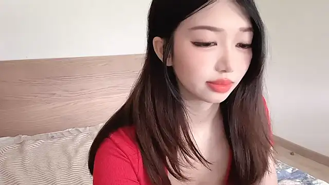 Snapshot of cici-r0 chatting on 02-15-26, 12:47 cici-r0 online show from 02-15-26, 12:47