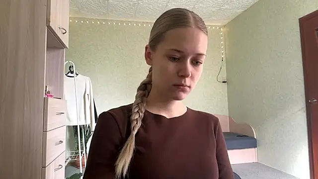 Snapshot of ZaidaSchwarten chatting on 05-01-26, 02:10 ZaidaSchwarten online show from 05-01-26, 02:10