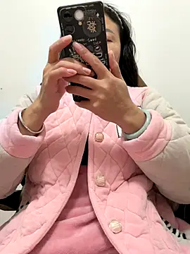 Snapshot of cmvoo chatting on 12-15-25, 01:48 cmvoo online show from 12-15-25, 01:48