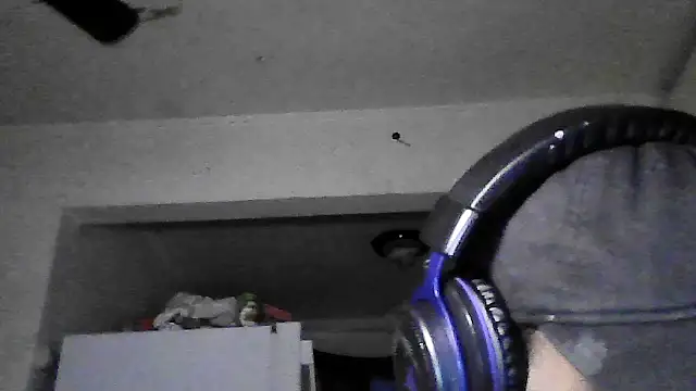 dwick5900 online show from 12-18-25, 03:29