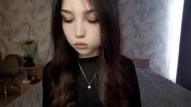 Qwami Amie online show from 04-13-26, 07:36