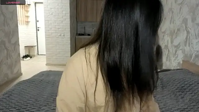 Qwami Amie online show from 05-22-26, 03:02
