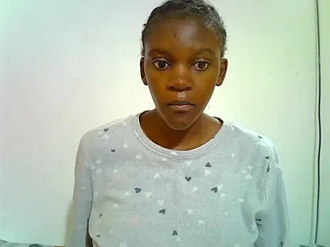 PetiteDoll 06 online show from 04-19-26, 05:40