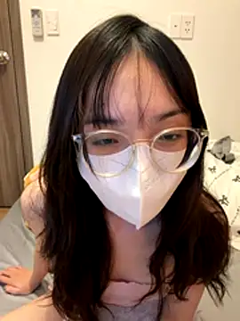 Snapshot of mimichannn99 chatting on 12-16-25, 06:35 mimichannn99 online show from 12-16-25, 06:35