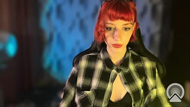 Snapshot of RedFica chatting on 12-13-25, 07:53 RedFica online show from 12-13-25, 07:53