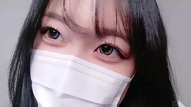 Snapshot of Ms-KARINA chatting on 01-08-26, 08:49 Ms-KARINA online show from 01-08-26, 08:49