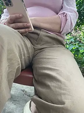 Snapshot of Yumi69 chatting on 03-11-26, 09:04 Yumi69 online show from 03-11-26, 09:04