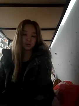 Snapshot of SherrylShaw chatting on 12-18-25, 06:03 SherrylShaw online show from 12-18-25, 06:03