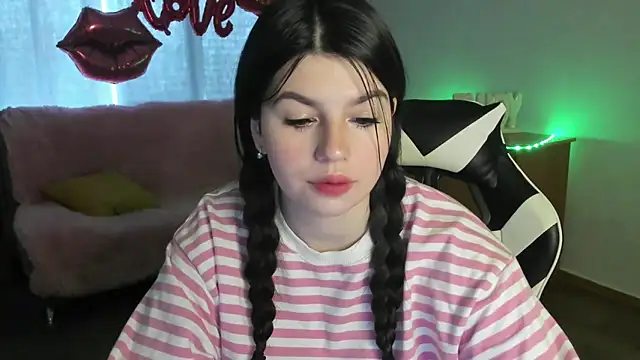 KisaModel online show from 04-20-26, 01:19