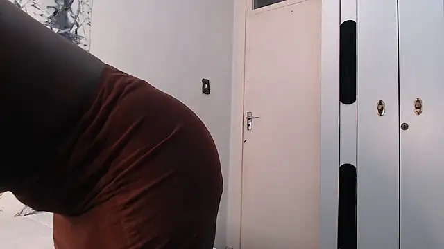 CurvyJ255 online show from 07-15-26, 01:27