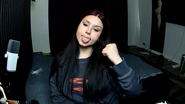 Snapshot of Nicole_Pars chatting on 03-17-26, 01:14 Nicole Pars online show from 03-17-26, 01:14