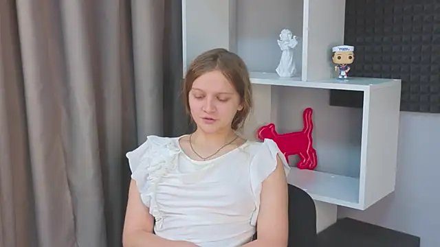 Snapshot of HazeElariel chatting on 03-18-26, 09:56 HazeElariel online show from 03-18-26, 09:56