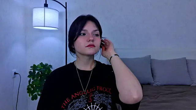 NyraVesperis online show from 05-17-26, 05:38