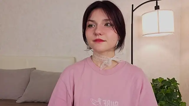 NyraVesperis online show from 05-18-26, 04:07