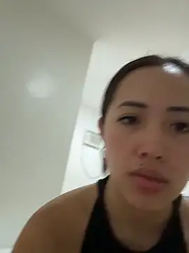 Snapshot of Serena_reinaa chatting on 12-23-25, 09:51 Serena reinaa online show from 12-23-25, 09:51