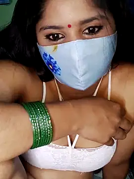 Snapshot of Cuple_masti72 chatting on 04-29-26, 05:30 Cuple masti72 online show from 04-29-26, 05:30