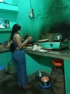 Snapshot of Cuple_masti72 chatting on 05-29-26, 04:05 Cuple masti72 online show from 05-29-26, 04:05