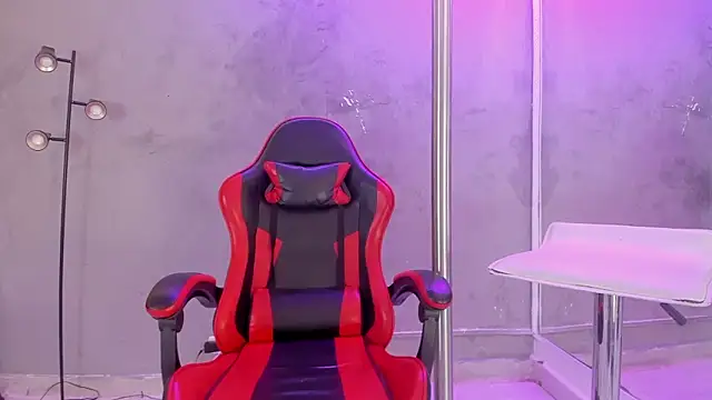 Snapshot of khris__evans chatting on 02-15-26, 03:47 khris evans online show from 02-15-26, 03:47