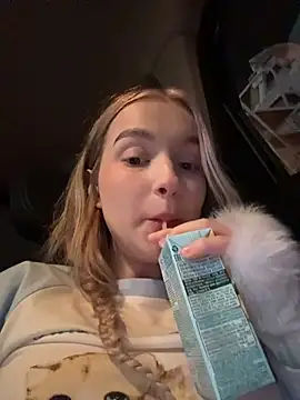 Snapshot of -teenytiny- chatting on 12-13-25, 07:53 -teenytiny- online show from 12-13-25, 07:53