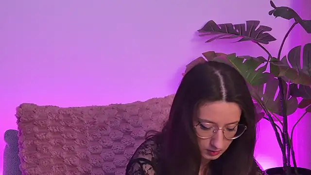 TheaMalekoo online show from 04-16-26, 06:58