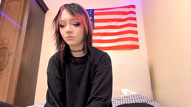 Snapshot of Shine_Luna chatting on 02-03-26, 08:25 Shine Luna online show from 02-03-26, 08:25