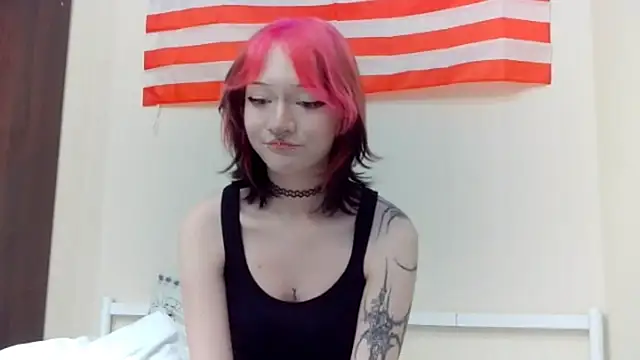 Snapshot of Shine_Luna chatting on 02-22-26, 08:07 Shine Luna online show from 02-22-26, 08:07