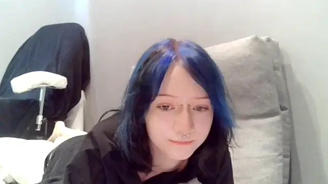 Snapshot of Shine_Luna chatting on 03-15-26, 04:35 Shine Luna online show from 03-15-26, 04:35