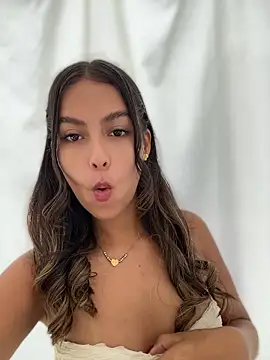 Valeria-escobar online show from 04-08-26, 01:55