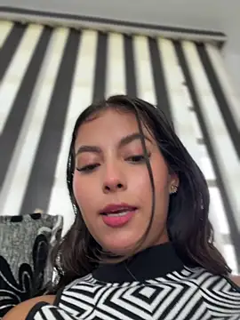 Valeria-escobar online show from 04-19-26, 01:54