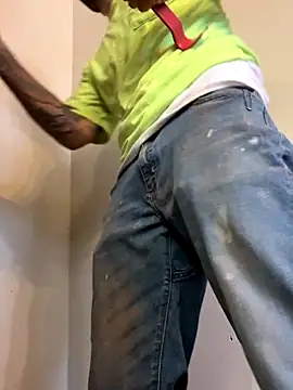 Snapshot of kingNQueen1211 chatting on 12-19-25, 03:19 kingNQueen1211 online show from 12-19-25, 03:19