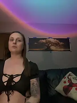 Snapshot of kingNQueen1211 chatting on 05-10-26, 08:41 kingNQueen1211 online show from 05-10-26, 08:41