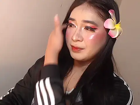 camelastarsairo online show from 04-12-26, 10:26