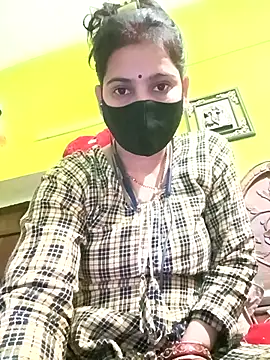 Snapshot of Lali-laila chatting on 12-17-25, 04:46 Lali-laila online show from 12-17-25, 04:46