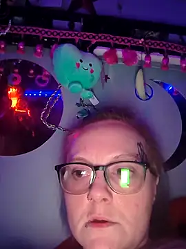 Snapshot of MidnightSeducer@xh chatting on 03-17-26, 11:57 MidnightSeducerxh online show from 03-17-26, 11:57