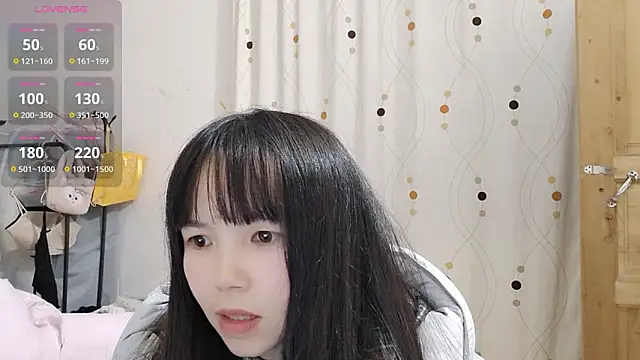 Snapshot of summerxiaojiejie chatting on 12-15-25, 02:32 summerxiaojiejie online show from 12-15-25, 02:32