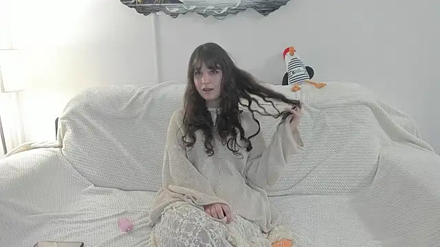 Snapshot of Moni_mira chatting on 12-14-25, 05:18 Moni mira online show from 12-14-25, 05:18