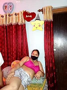 Snapshot of peu8 chatting on 12-21-25, 03:30 peu8 online show from 12-21-25, 03:30