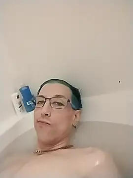 Snapshot of AskAveryAnything chatting on 03-05-26, 01:23 AskAveryAnything online show from 03-05-26, 01:23