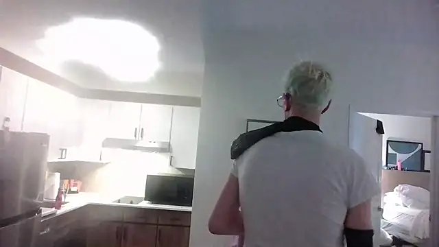 Snapshot of AskAveryAnything chatting on 03-18-26, 11:19 AskAveryAnything online show from 03-18-26, 11:19