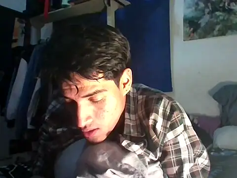 Snapshot of isalexhot chatting on 04-26-26, 05:05 isalexhot online show from 04-26-26, 05:05