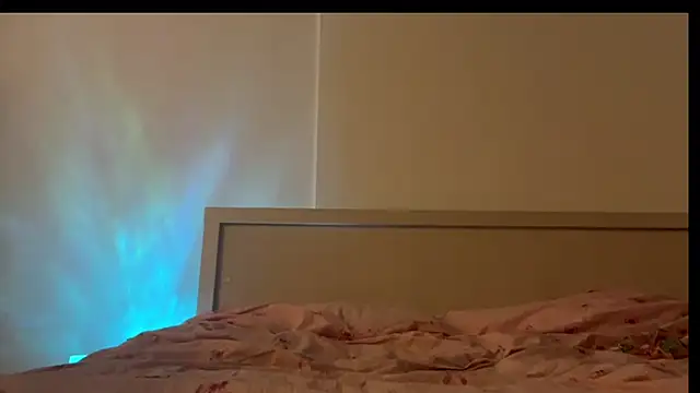 Snapshot of Vanessa_foxii chatting on 12-17-25, 08:15 Vanessa foxii online show from 12-17-25, 08:15