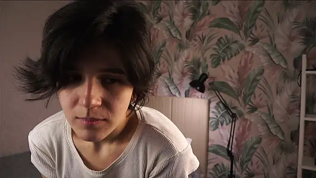 Snapshot of TriciaDuka chatting on 12-16-25, 04:28 TriciaDuka online show from 12-16-25, 04:28