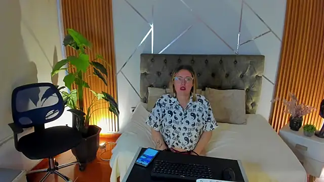 brenda hertz online show from 12-16-25, 11:26