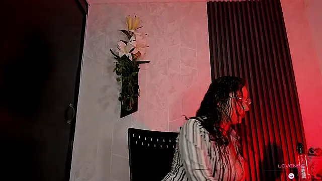 Snapshot of oliviawilde_ chatting on 12-21-25, 08:21 oliviawilde online show from 12-21-25, 08:21