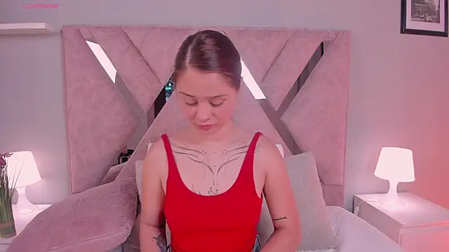 Snapshot of Amelia_Saenz_ chatting on 01-15-26, 05:49 Amelia Saenz online show from 01-15-26, 05:49